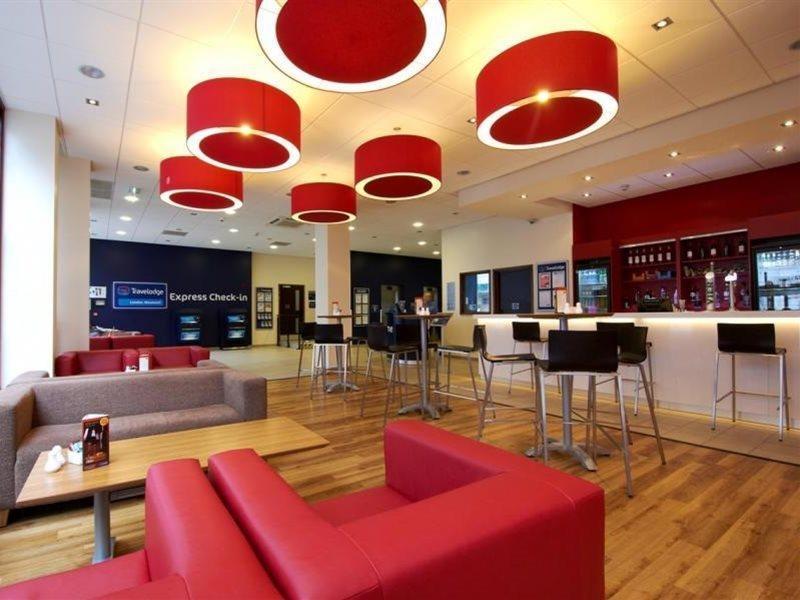 Travelodge London Woolwich Екстериор снимка