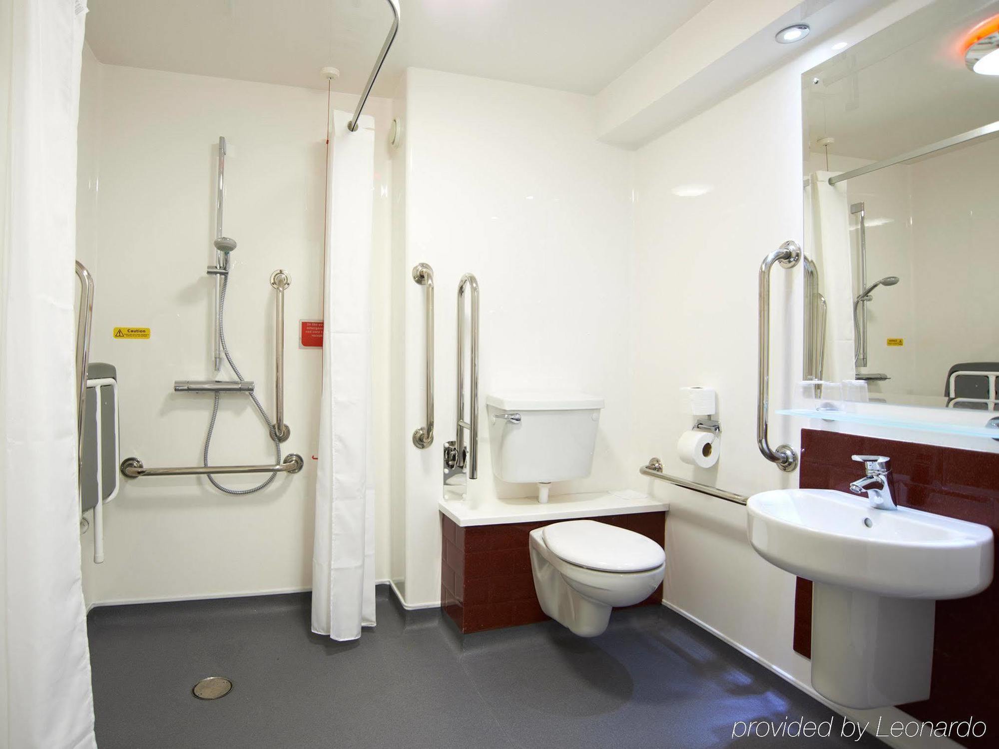 Travelodge London Woolwich Екстериор снимка