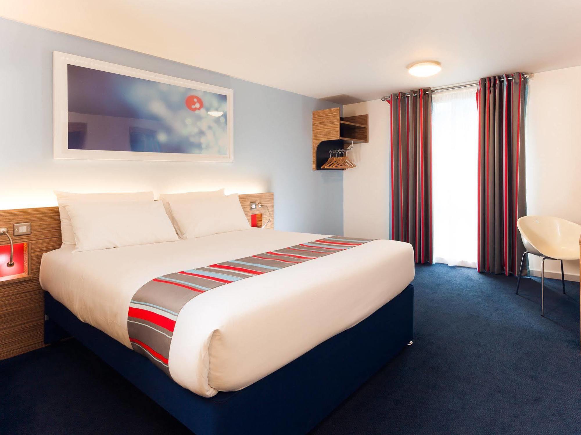 Travelodge London Woolwich Екстериор снимка