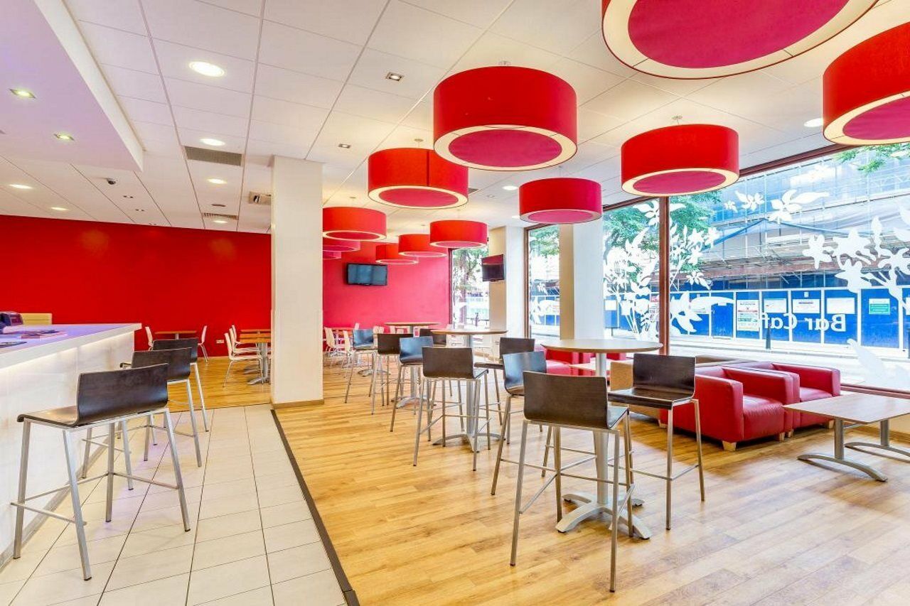 Travelodge London Woolwich Екстериор снимка